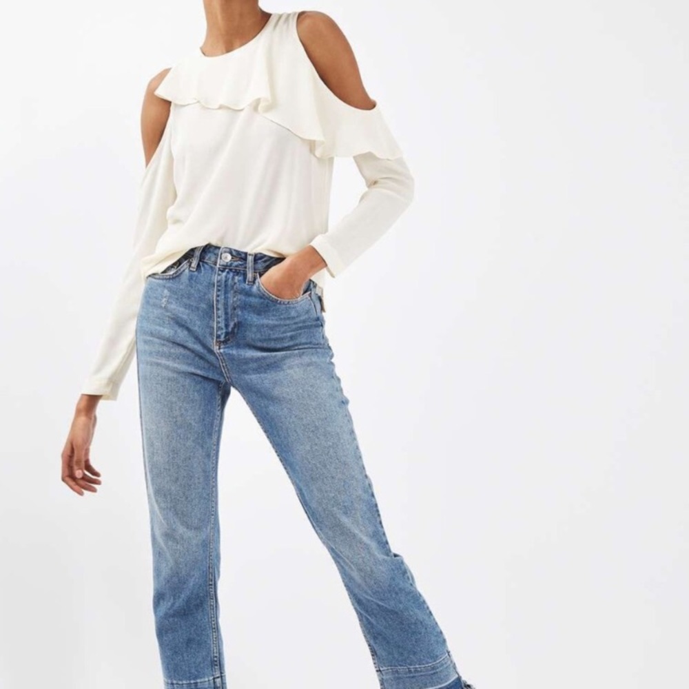 NWT TOPSHOP Izzy Cold Shoulder Top Cream Size US 6